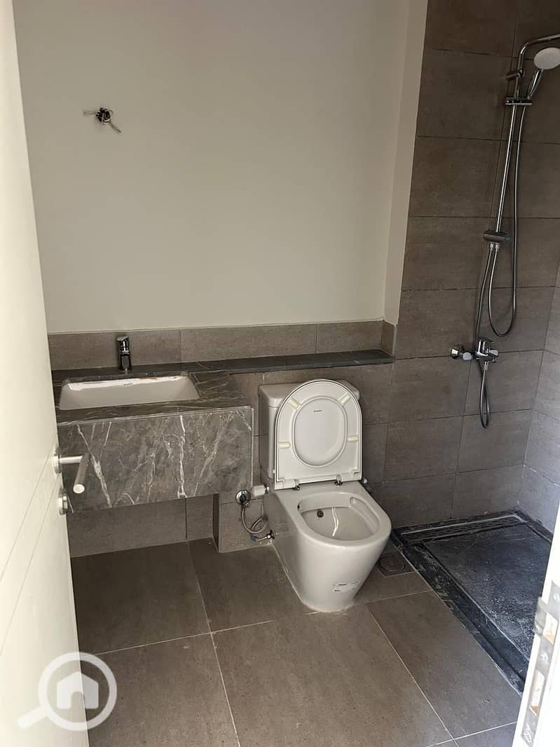 5 WhatsApp Image 2025-10-23 at 15.33. 47_495b9fa4. jpg