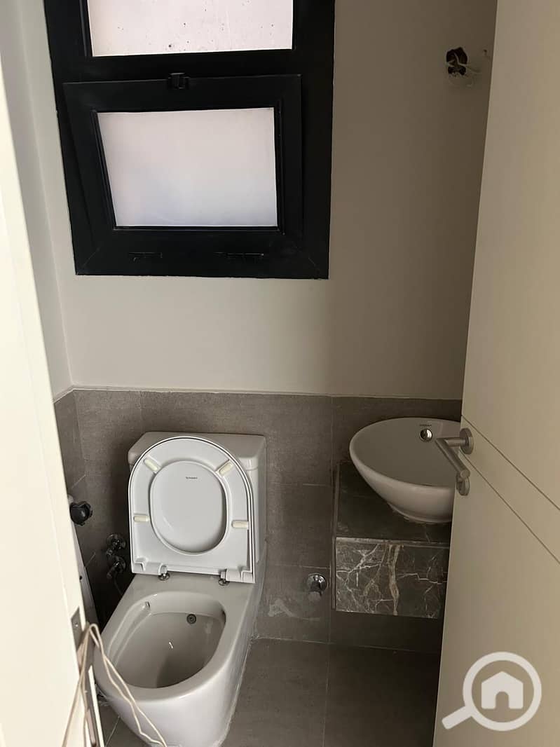 6 WhatsApp Image 2025-10-23 at 15.33. 47_1b4c7984. jpg