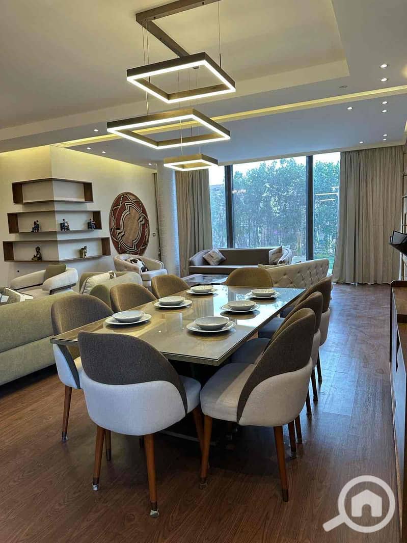 28 50f64c3c-10fb-4cb7-a21e-7005a6b6b2b0. jpg