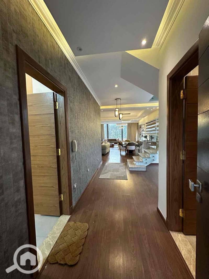 32 93198a7c-be94-448a-bfb2-4080e8c3f91c. jpg