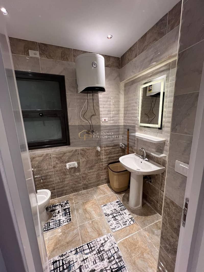 6 3301c129-b9a9-49d0-8dd7-c2dc40c4994d. jpg