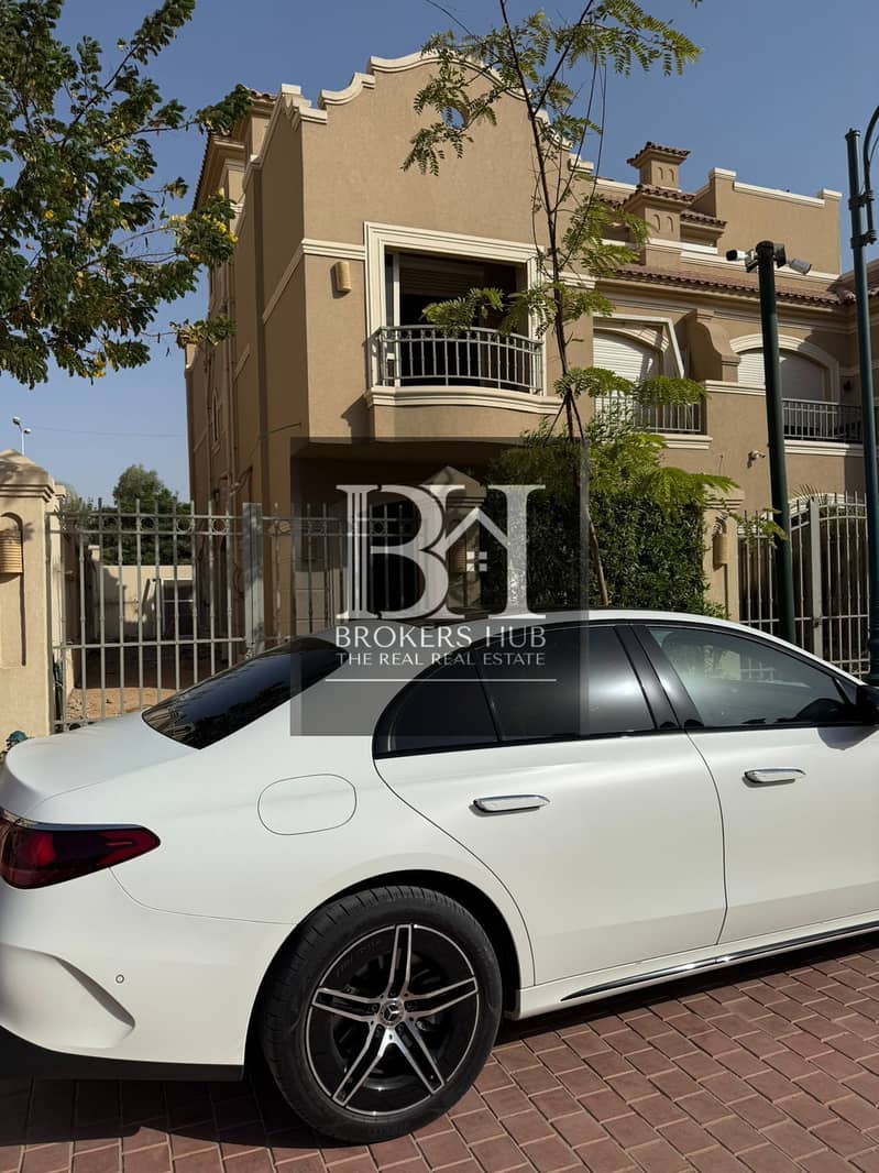 10 f8505146-95b1-4ba4-8e31-b4fe22285620. jpeg