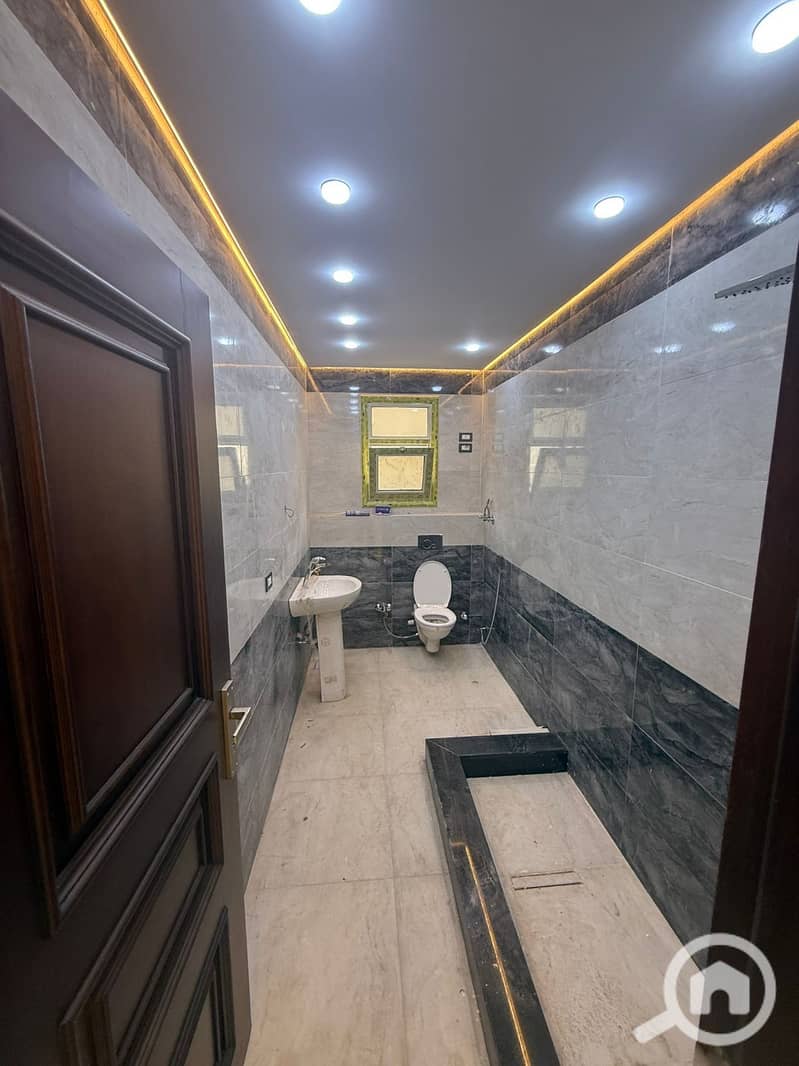 4 WhatsApp Image 2025-10-23 at 18.21. 56_54f3c495. jpg