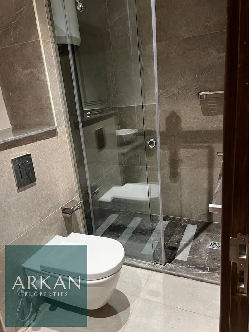 15 9483f74e-8ee9-49ae-90e3-77347db61348. jpg