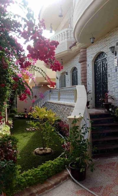 توين هاوس 5 غرف نوم للايجار في الشيخ زايد، الجيزة - IMG-20251018-WA0011(2). jpg