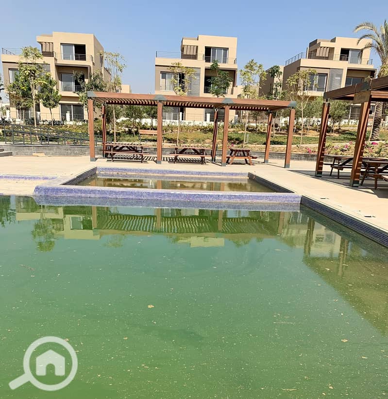 10 d60001bd-c5b5-4d79-bb1a-d3ed82a3d74d. jpg