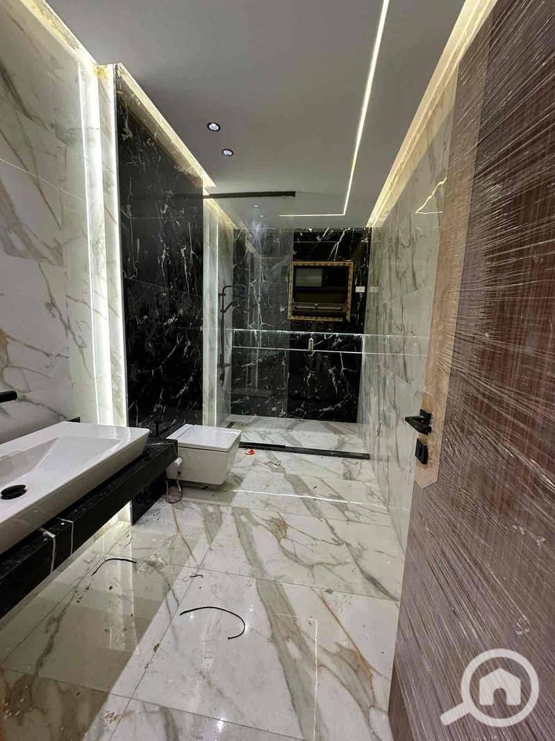 3 a33d7720-a380-4bf7-a2b8-e0cc7a9c210b. jpg