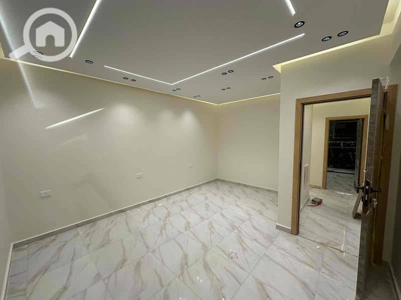 5 043d67f4-1930-4489-97ba-28f15ceb8eed. jpg