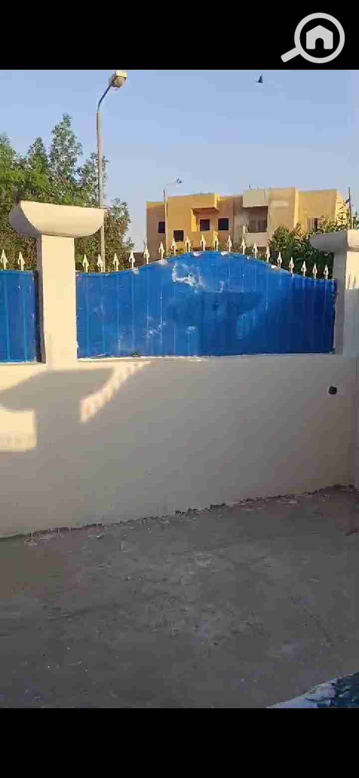 5 Screenshot_20251023_204948_com. whatsapp. w4b. jpg