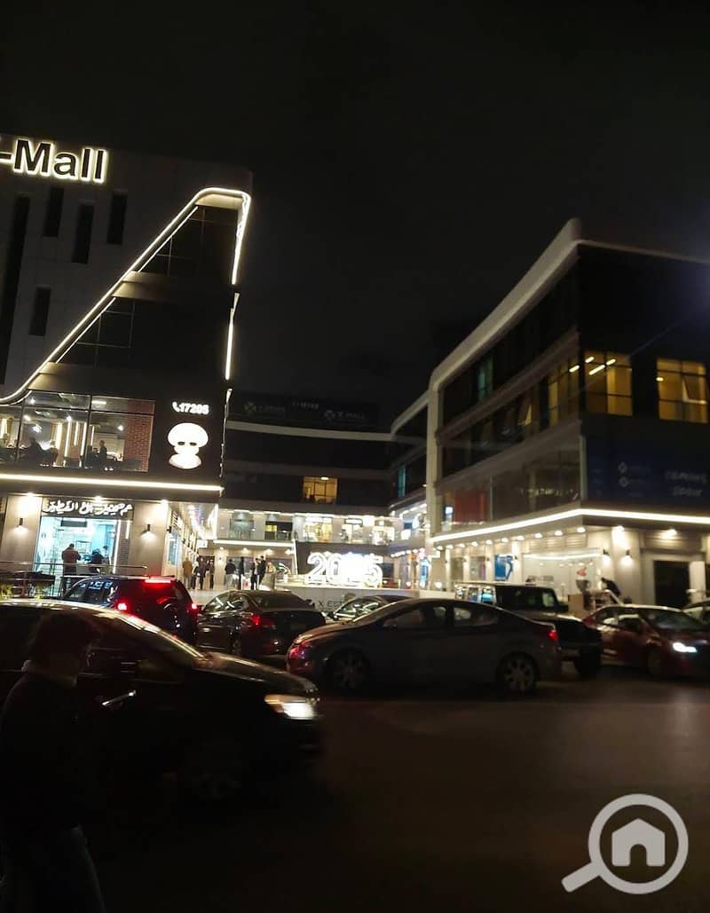 4 8c8a8f21-20c7-41ab-960c-dd4a26bd65e1. jpg