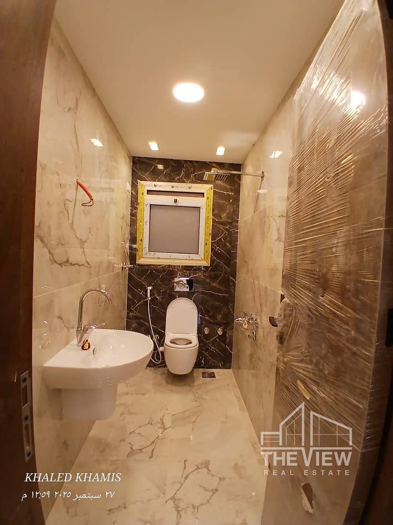 10 WhatsApp Image 2025-09-27 at 22.31. 43_17723dd2. jpg