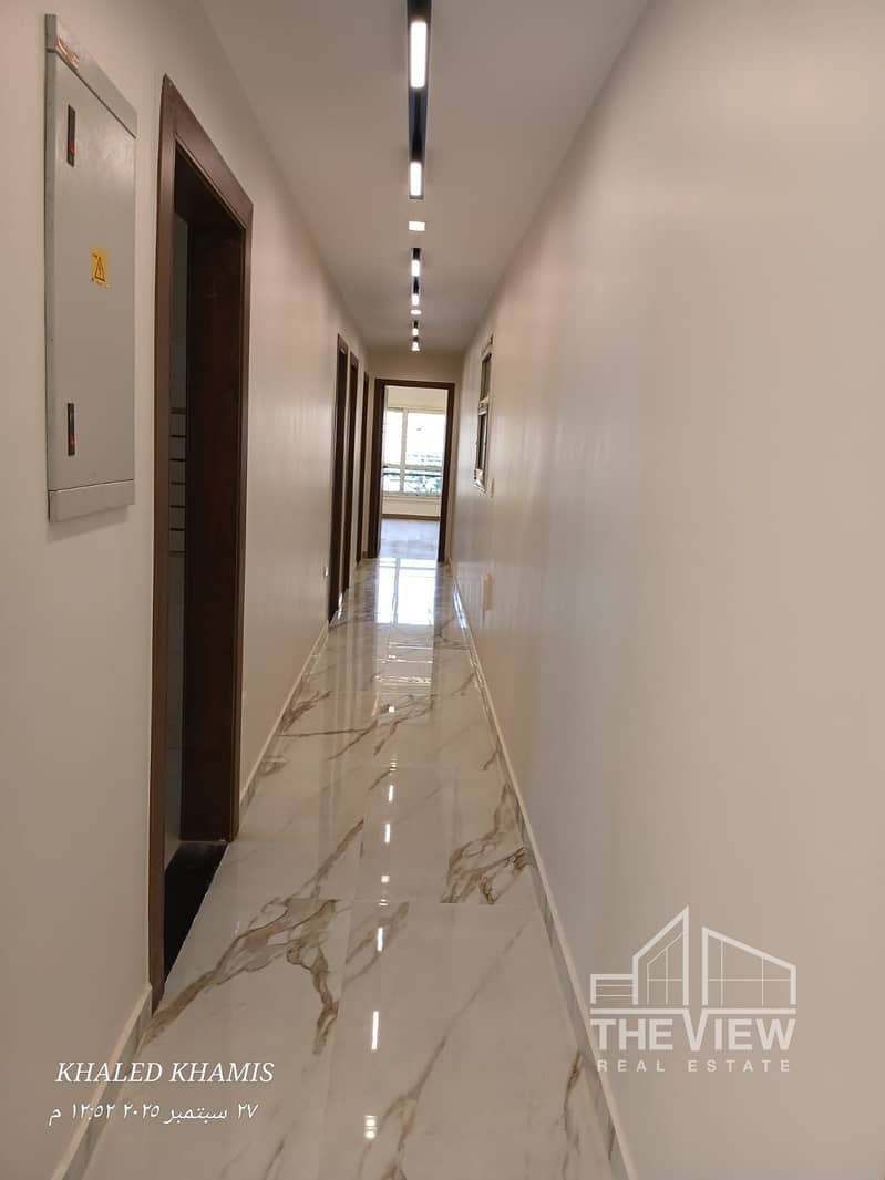 16 WhatsApp Image 2025-09-27 at 22.31. 45_7a98628a - Copy. jpg