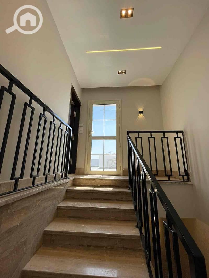 14 106f8758-ae1c-49b8-a845-5b5a66cab22b. jpg