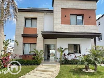 3 Bedroom Villa for Sale in New Cairo, Cairo - bf697d86-30c4-46b0-b6c5-1aa69232cf37. jpg