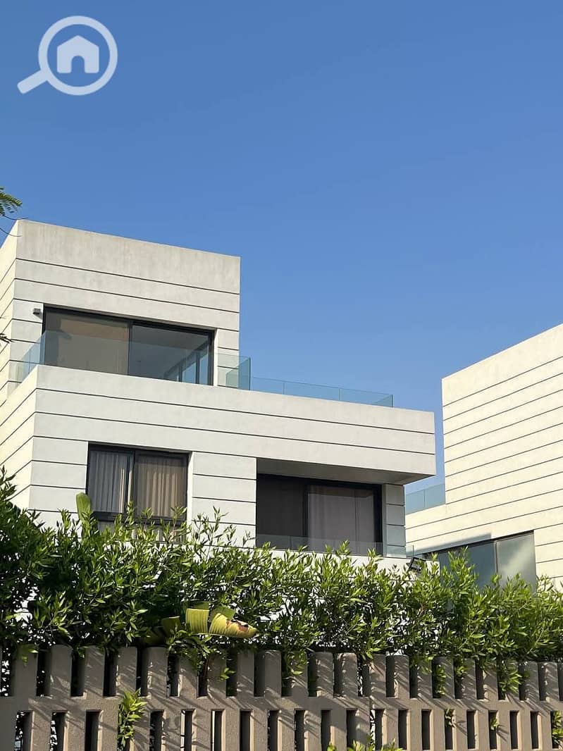 4 37a4d9d5-c455-408a-94eb-8a12d4c35afa. jpg