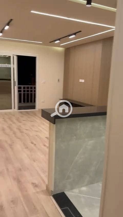 9 157f58cc-093b-4480-a003-4c6f2ea38148. jpg