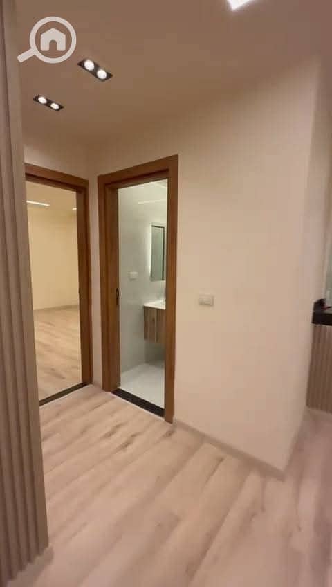 12 54808842-7031-416e-8538-53d3b5ff0528. jpg