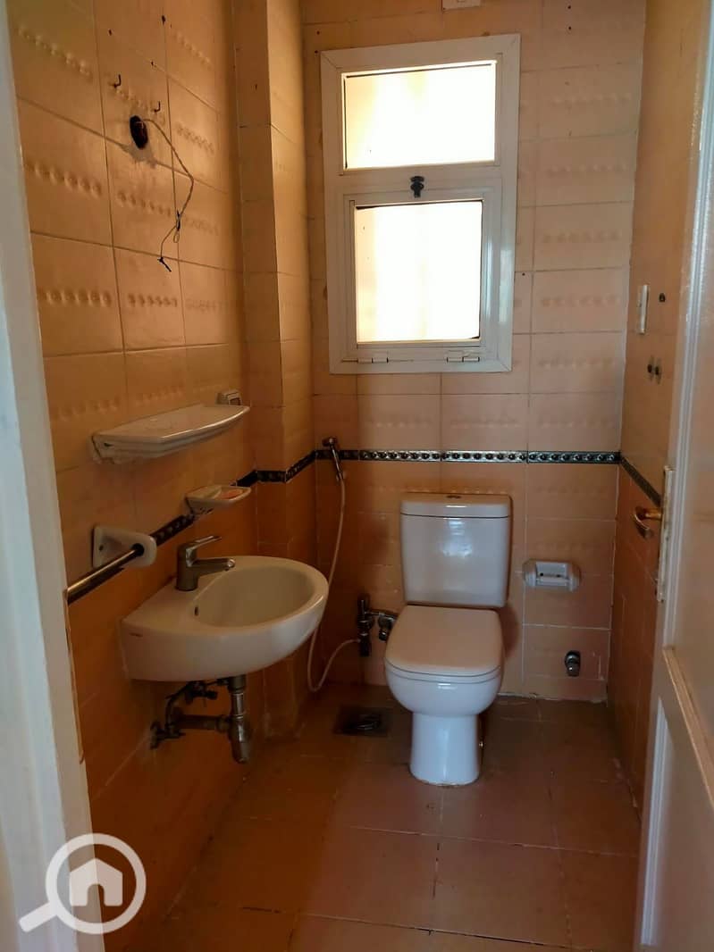 4 045b1804-2ab6-4b45-8b62-2d58492b5b67. jpg