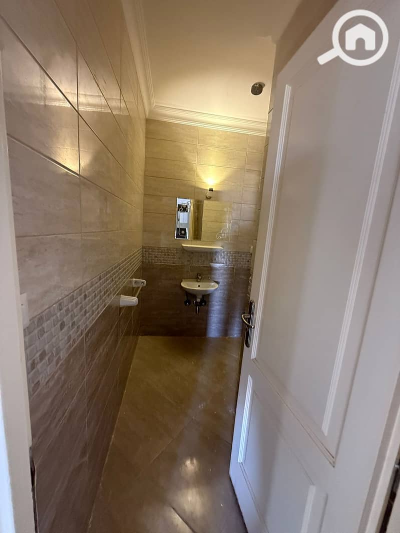 3 2ce8aed5-56c9-47ae-94d5-988d55b45cbe. jpg