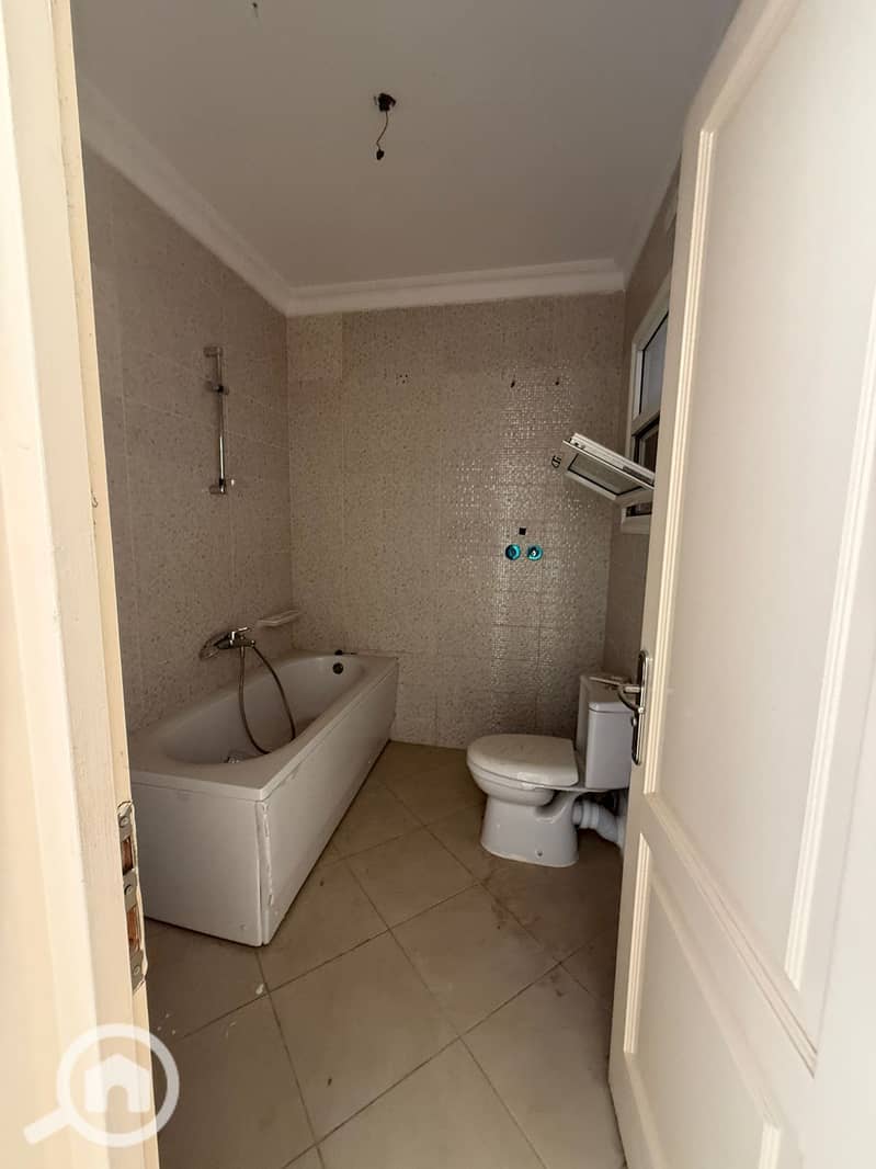 8 93e27304-1807-4c8f-b245-653ff2b8d3be. jpg