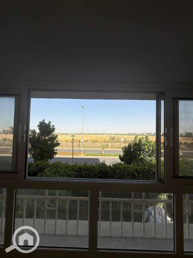 12 abdae4ab-362a-48e1-a848-48e9f5ed1854. jpg