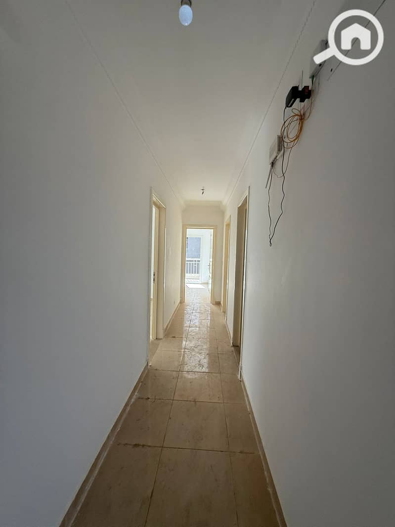 15 f2fce85f-65a5-43e7-9a1f-b2f9b7e2f164. jpg