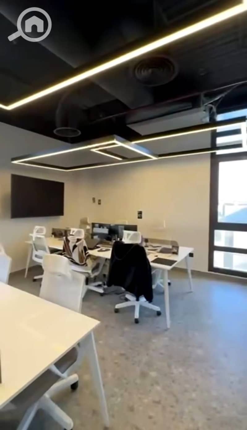 4 75db160a-6c93-4eb3-9adc-3db2e9d174ca. jpeg