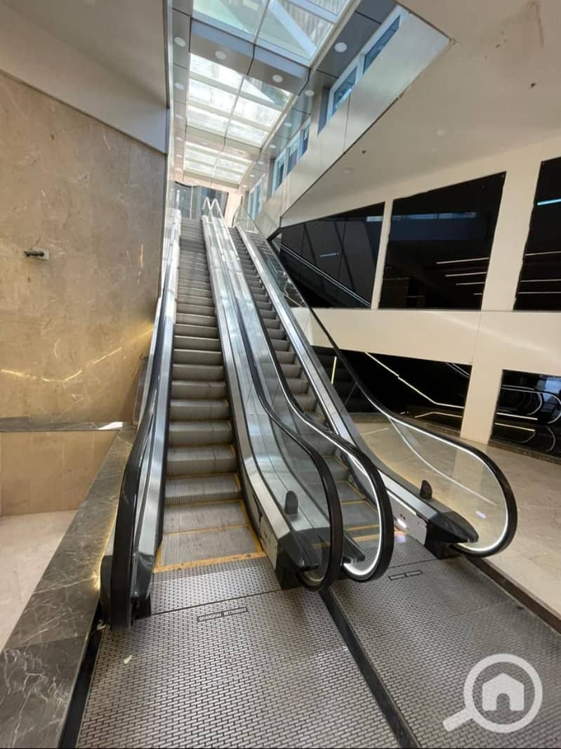 6 d9ba3ff5-8cb4-4cae-99a6-5700ef9c67dc. jpeg