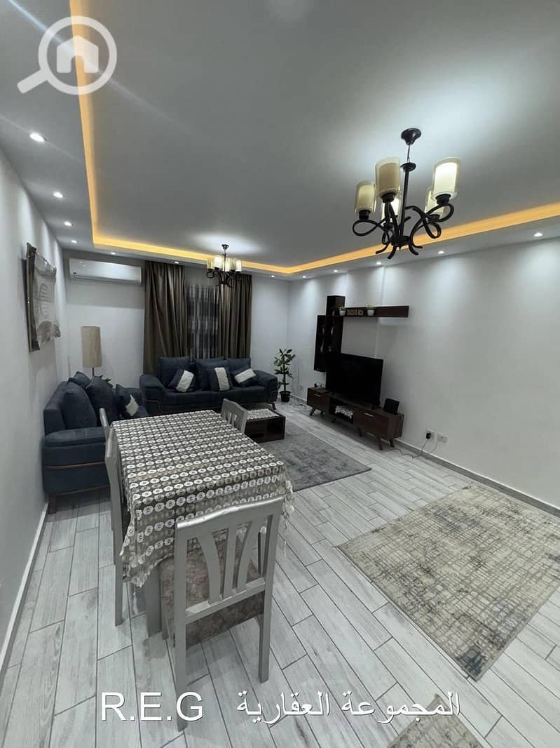 2 4d7bd317-b369-473f-b138-cbb16fdd4fa9. jpg