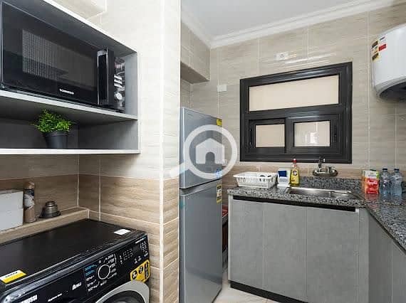 10 bd8161fa-d169-4769-ae9c-993a3d6d31b3. jpg