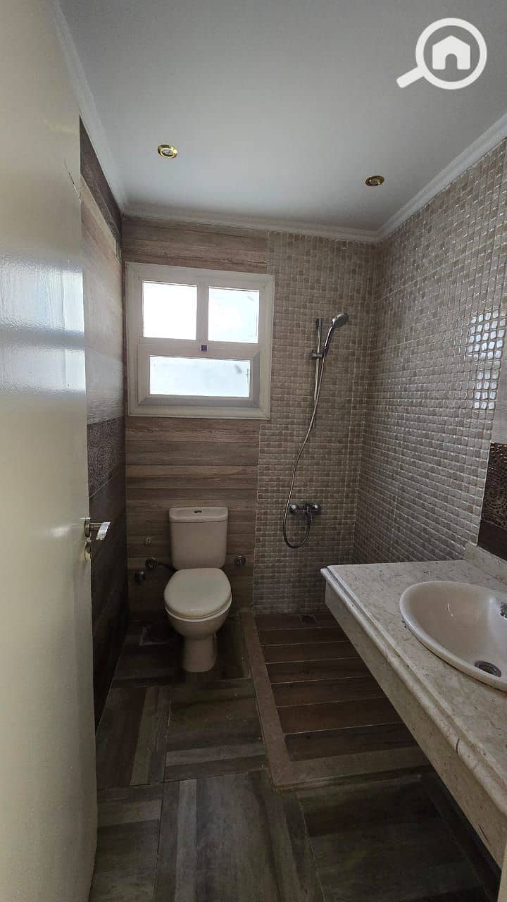 8 ba6d5085-bf45-4919-92c8-a23e372ae341. jpg