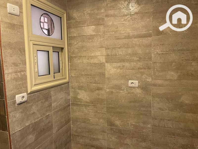 6 37136a3e-ef8e-41f8-8e06-1b5f2d29ed92. jpg