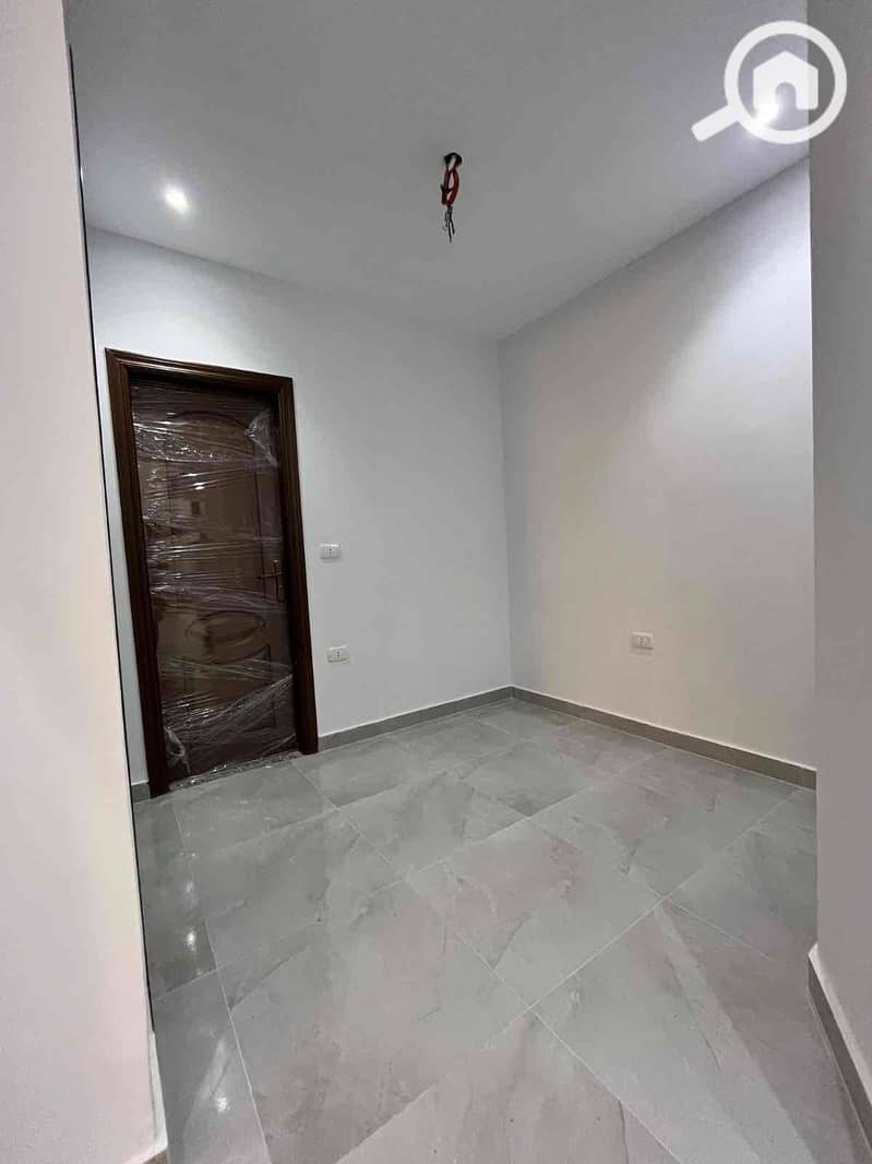 4 9647ef4f-eb38-4f32-b571-42256e826a18. jpg