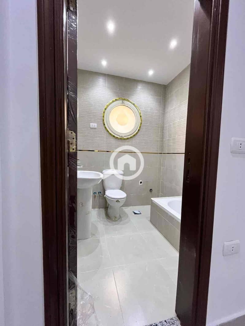 8 0b9f7279-b6dc-4dd4-8616-e0510323be6e. jpg