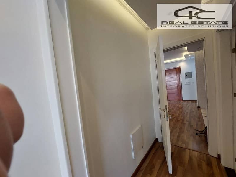 3 WhatsApp Image 2025-10-23 at 04.31. 17. jpeg