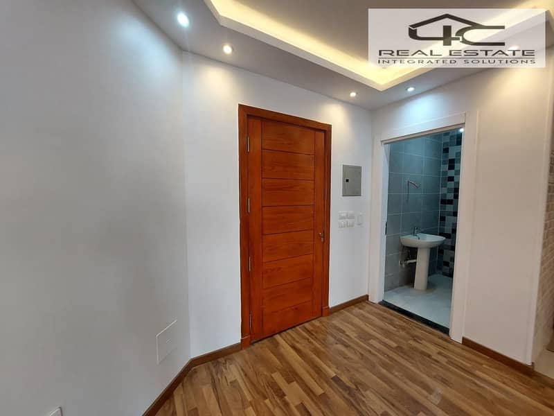 10 WhatsApp Image 2025-10-23 at 04.31. 14. jpeg