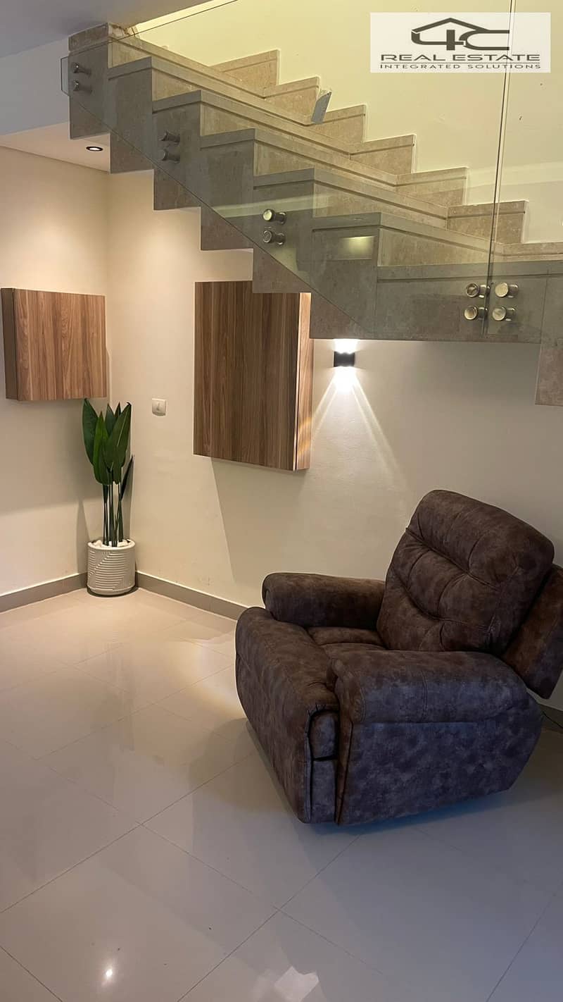 4 WhatsApp Image 2025-10-23 at 02.48. 22. jpeg