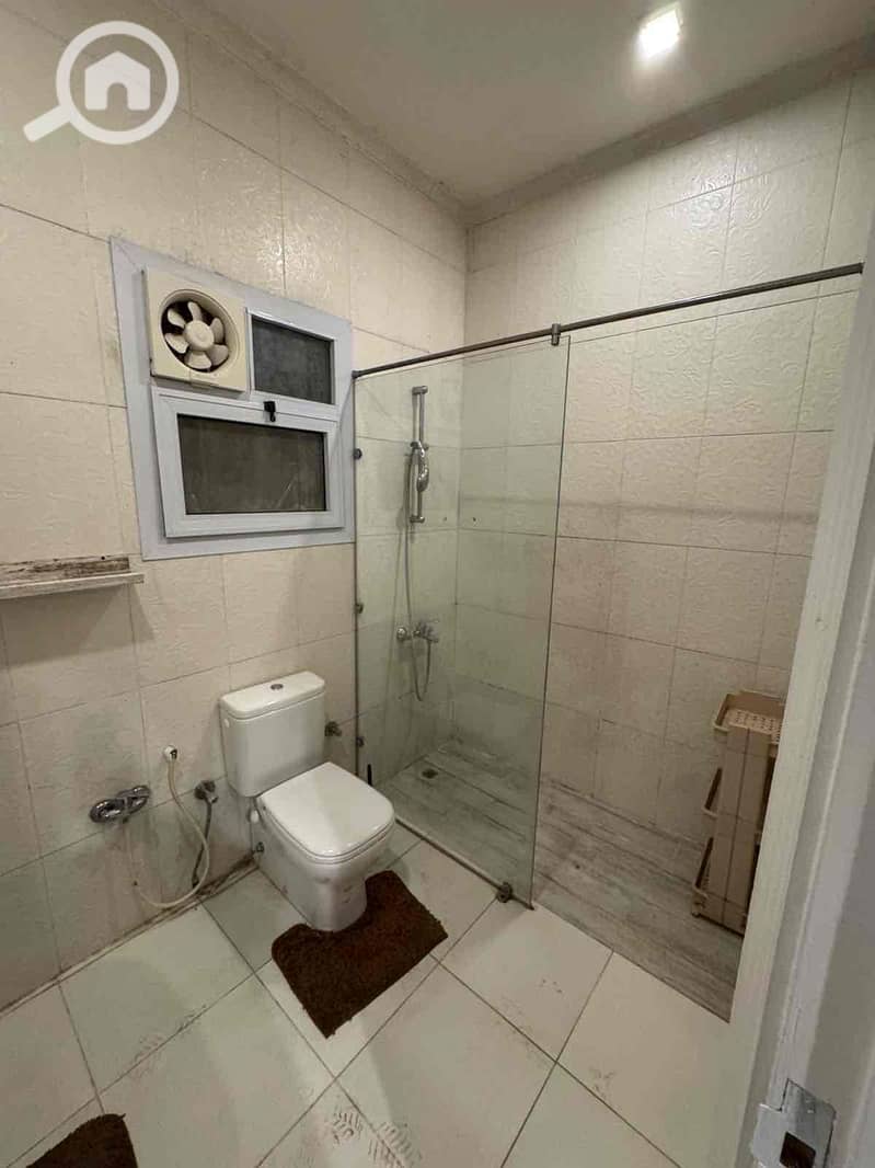 10 9dfd9b1c-68cf-47e7-b8e2-8560dcd343e1. jpg