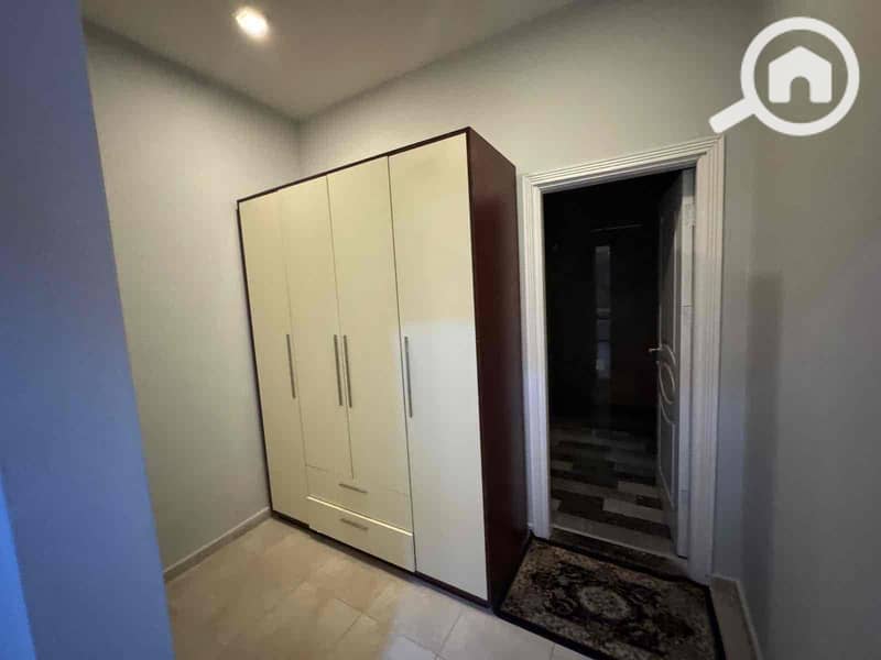 18 c506c754-1665-4385-afe3-7dd0b8183444. jpg