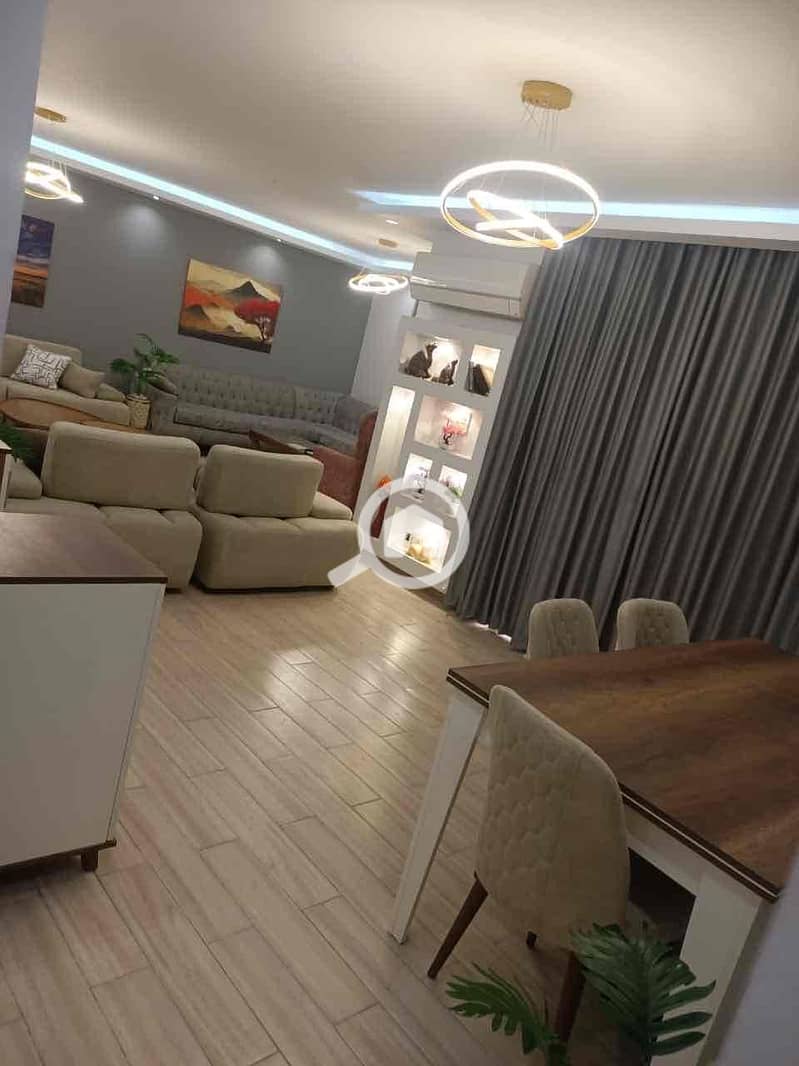 8 b46dbc43-d246-4c48-860c-0c139f6ad1de. jpg