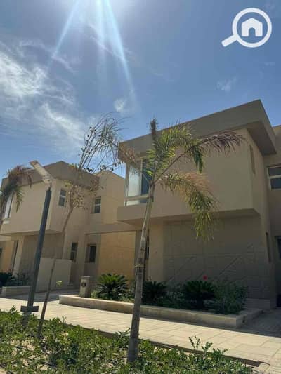 4 Bedroom Townhouse for Sale in 6th of October, Giza - 0d15c5bf-1eb3-4236-a71e-62dbd77a7e5b. jpg