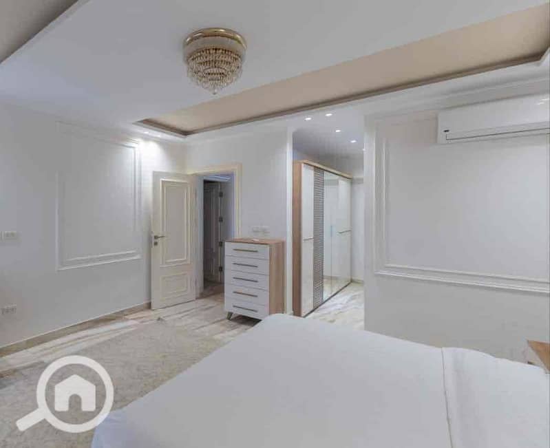 13 307e357a-9b4d-43e7-8e5f-1233d4eeaaba. jpg