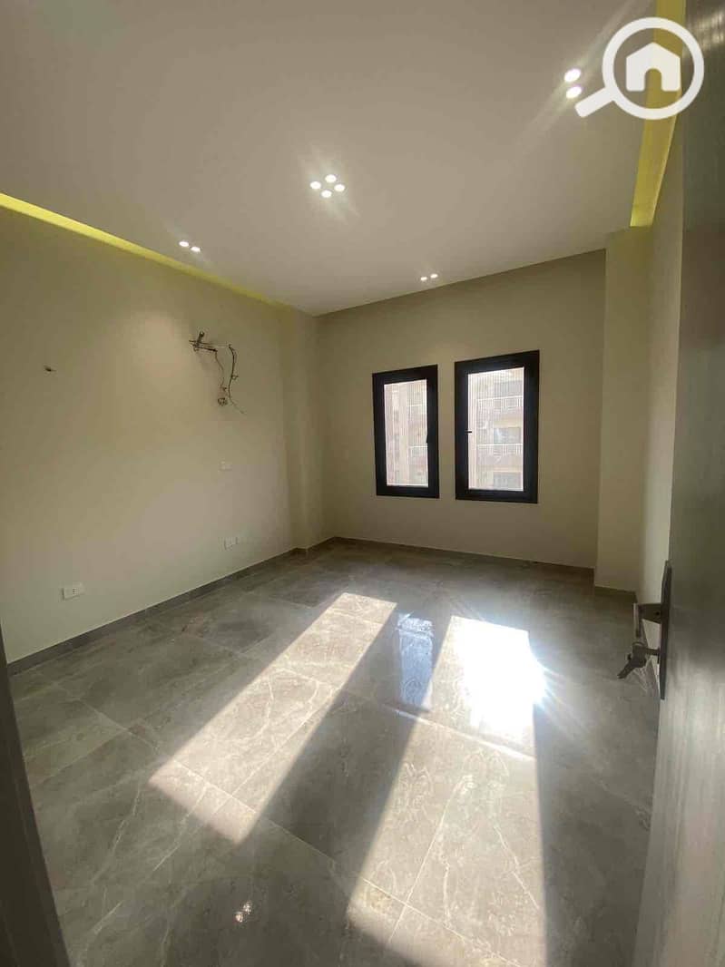 2 a11c97fd-538f-4b8e-9c1e-4e1c53513c1a. jpg