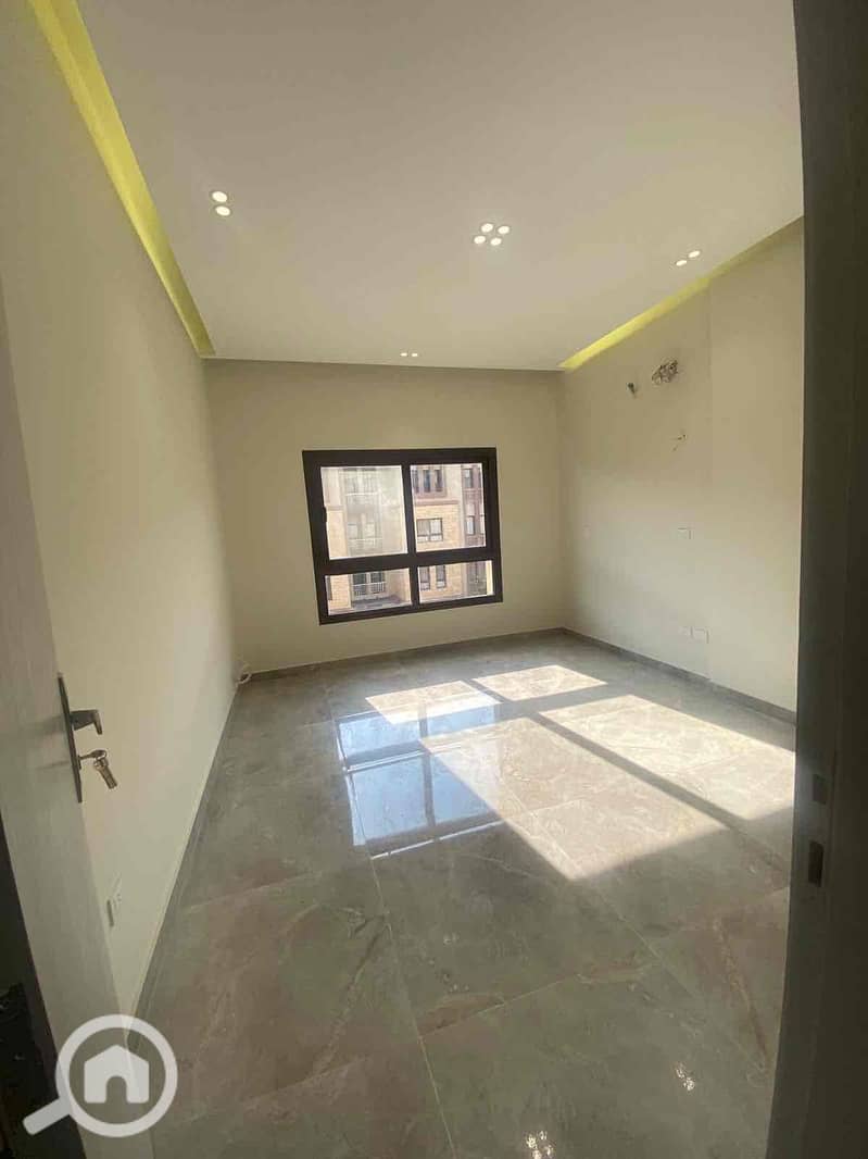 3 370885c8-3b44-41b5-9a49-d6df0ffc082c. jpg