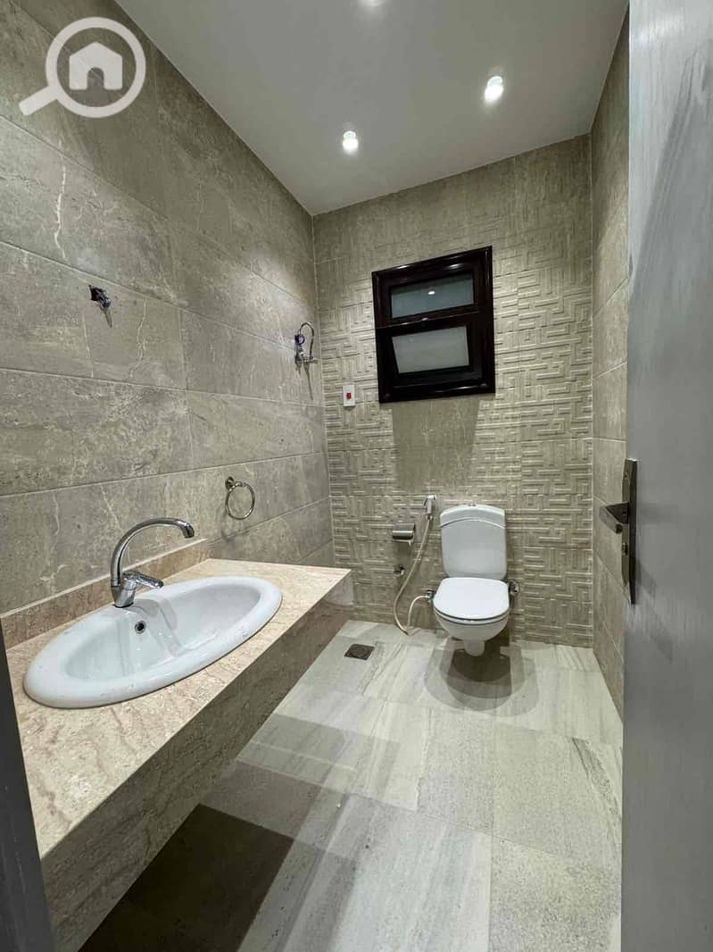 10 59500569-008e-47eb-95fc-04ac680e097d. jpg