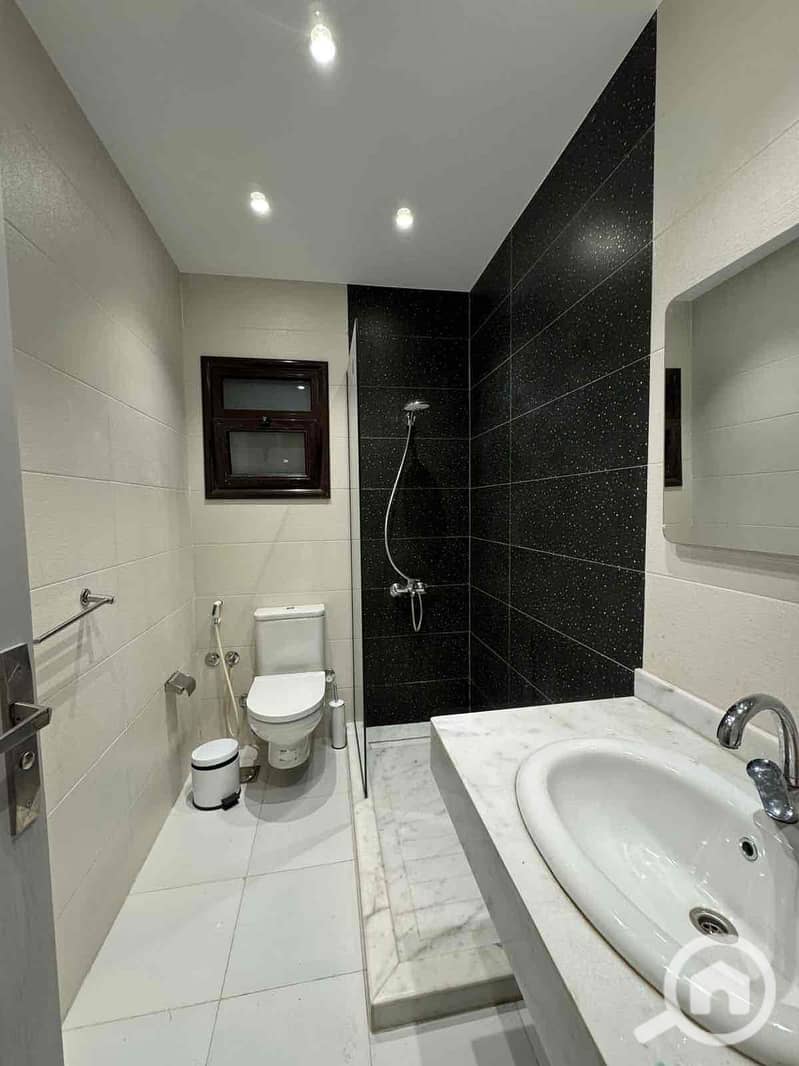 12 e9021181-5c0a-4a8a-a310-f40eb7f43af8. jpg