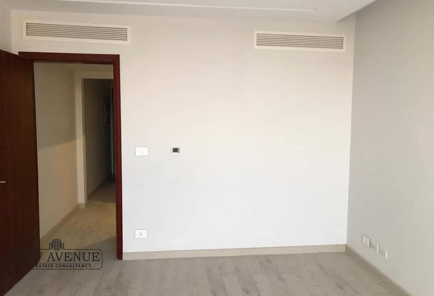 4 3d6dfa68-8cec-4eb5-a279-198c333a2736. jpg