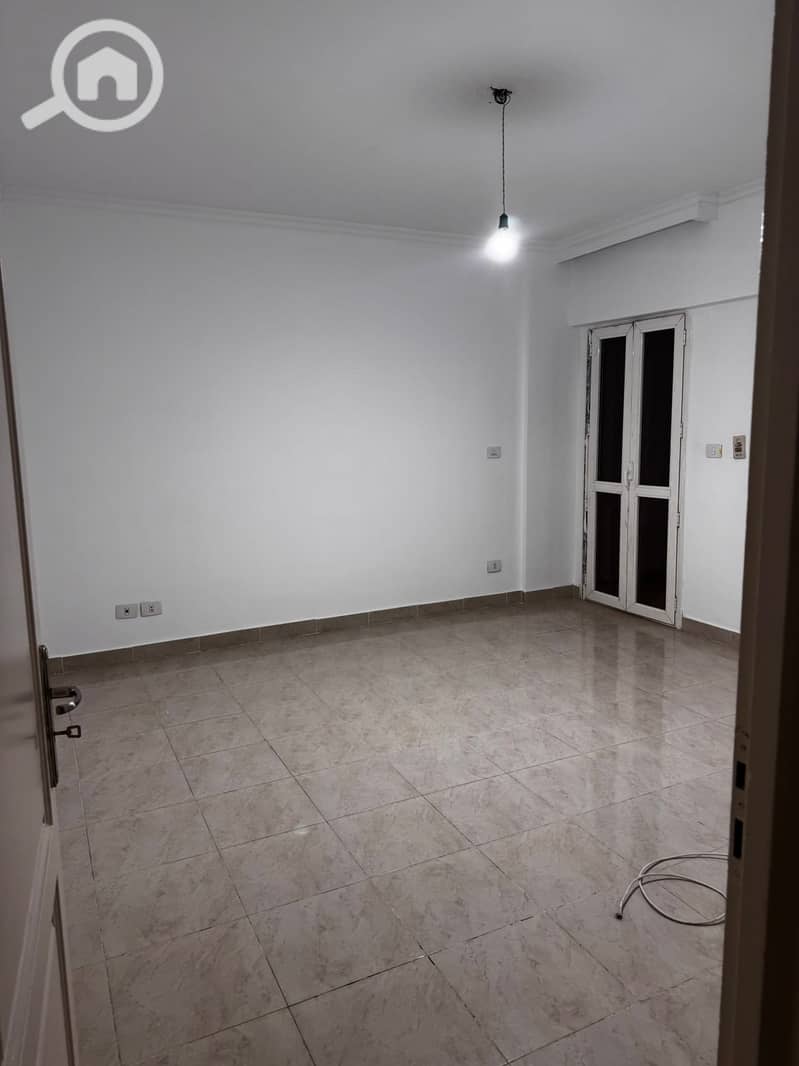 11 5f6781ee-c54f-4423-b31d-d4e9d651f4c0. jpeg