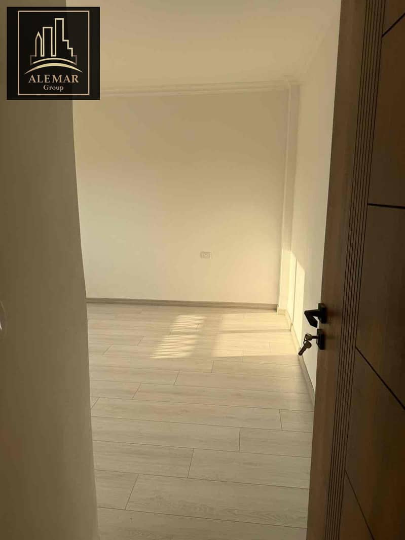 7 b6e4128b-3230-436c-84ec-7562b20e6284. jpg