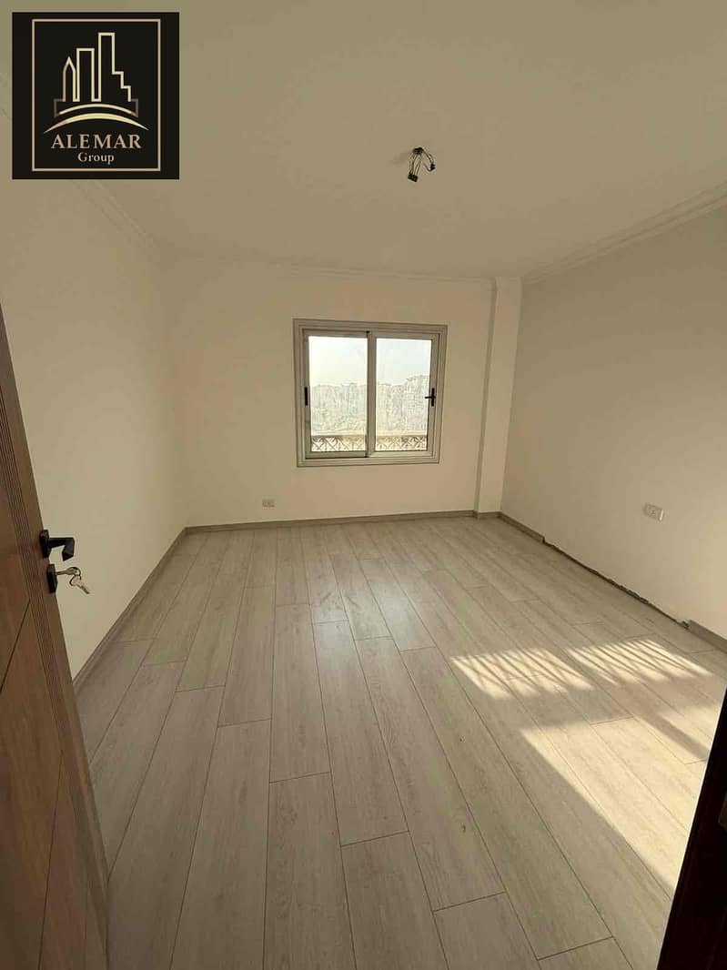 8 e1ec160a-aa85-43dc-840d-3bc1d8e7e772. jpg